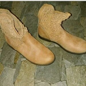 Mudd Women's Size 5 M Beige